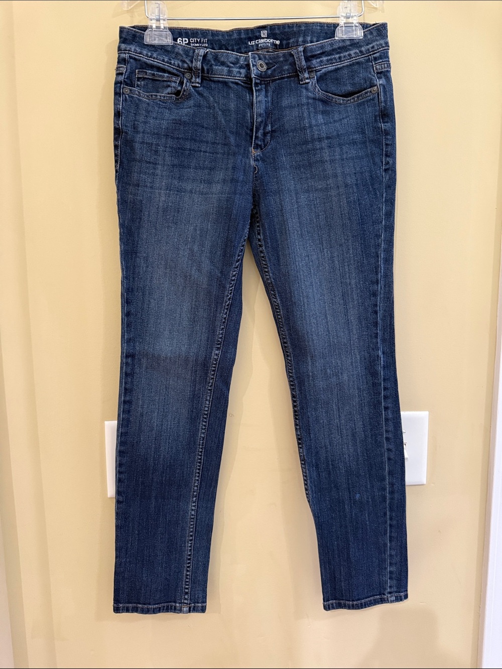 Liz Claiborne Women's Skinny Jeans in Dark Blue
